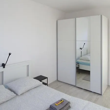 Amik Apartament-night View Вроцлав